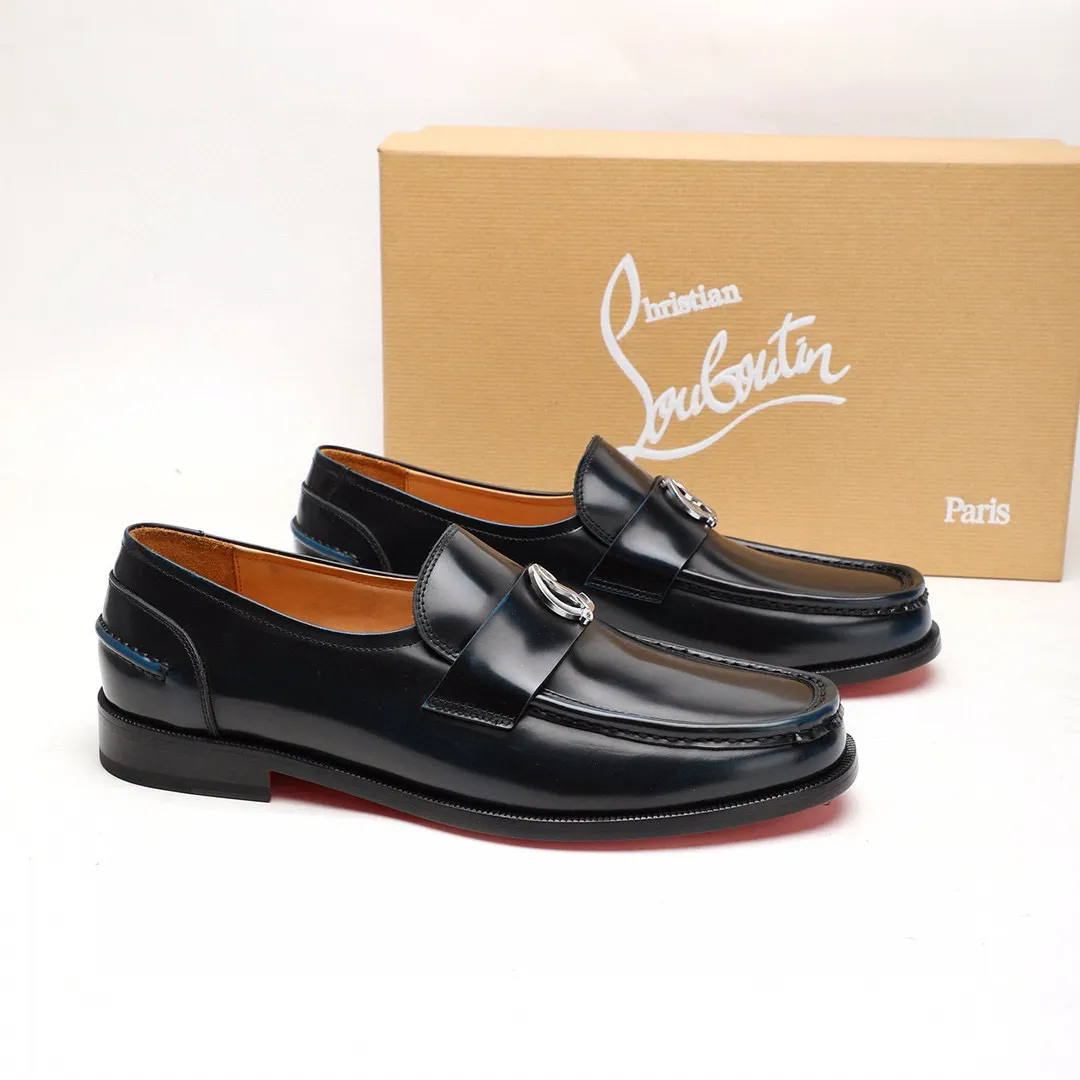 Batch 1,080 yuan 💰••New real shots••CL～High-end men’s 👔casual•loafers with red soles! ••🆑Genuine and top-quality goods from original orders ••✅💯 Purchase goods from top-quality original orders! Original imported patterned cowhide ➕Imported cowhide lining ➕Cowhide feet ➕Original leather outsole~🉑️Feel free to compare the authentic ones! Size: 38-44 (45.46.47 can be customized)